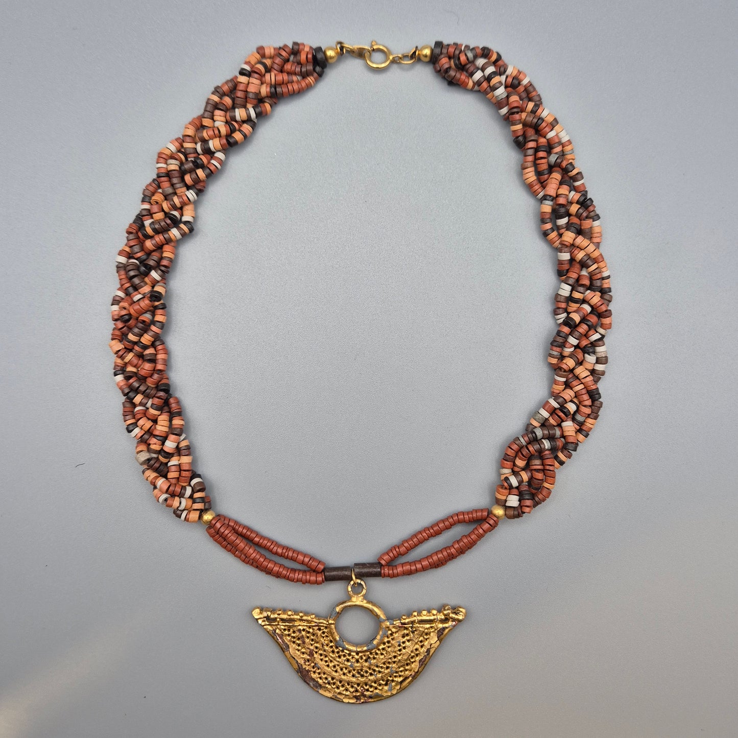 Vintage Ethno Kette mit goldenem Filigran Anhänger geflochten