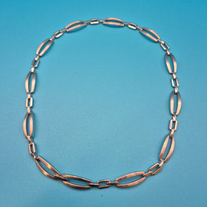 Elegante Vintage Kette mit geometrischen Gliedern
