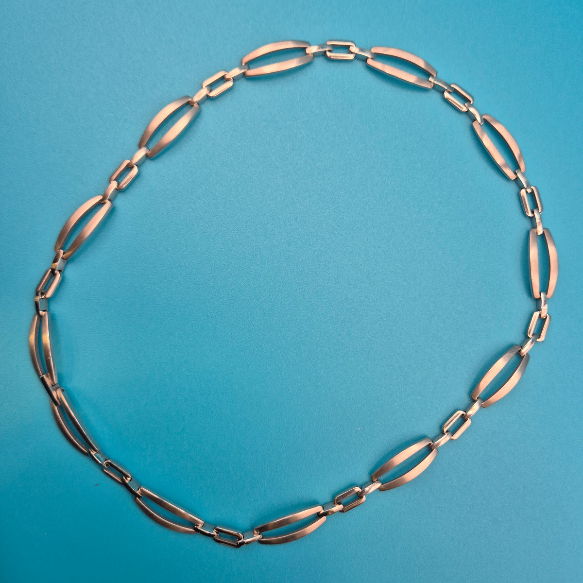 Elegante Vintage Kette mit geometrischen Gliedern
