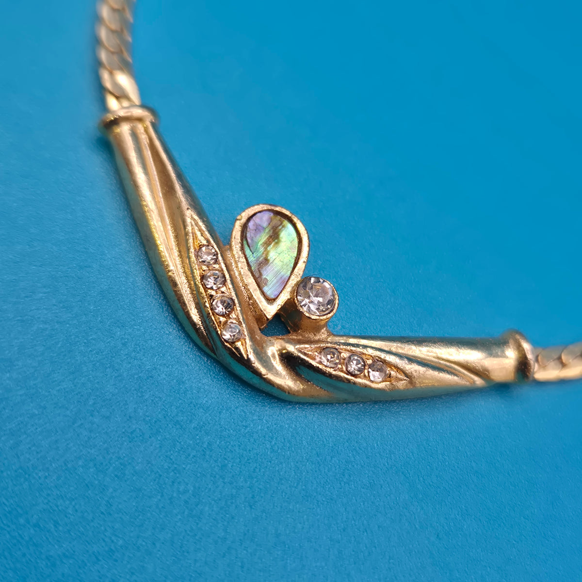 Elegante Vintage Collier Halskette mit Steinbesatz und Fischgrätkette