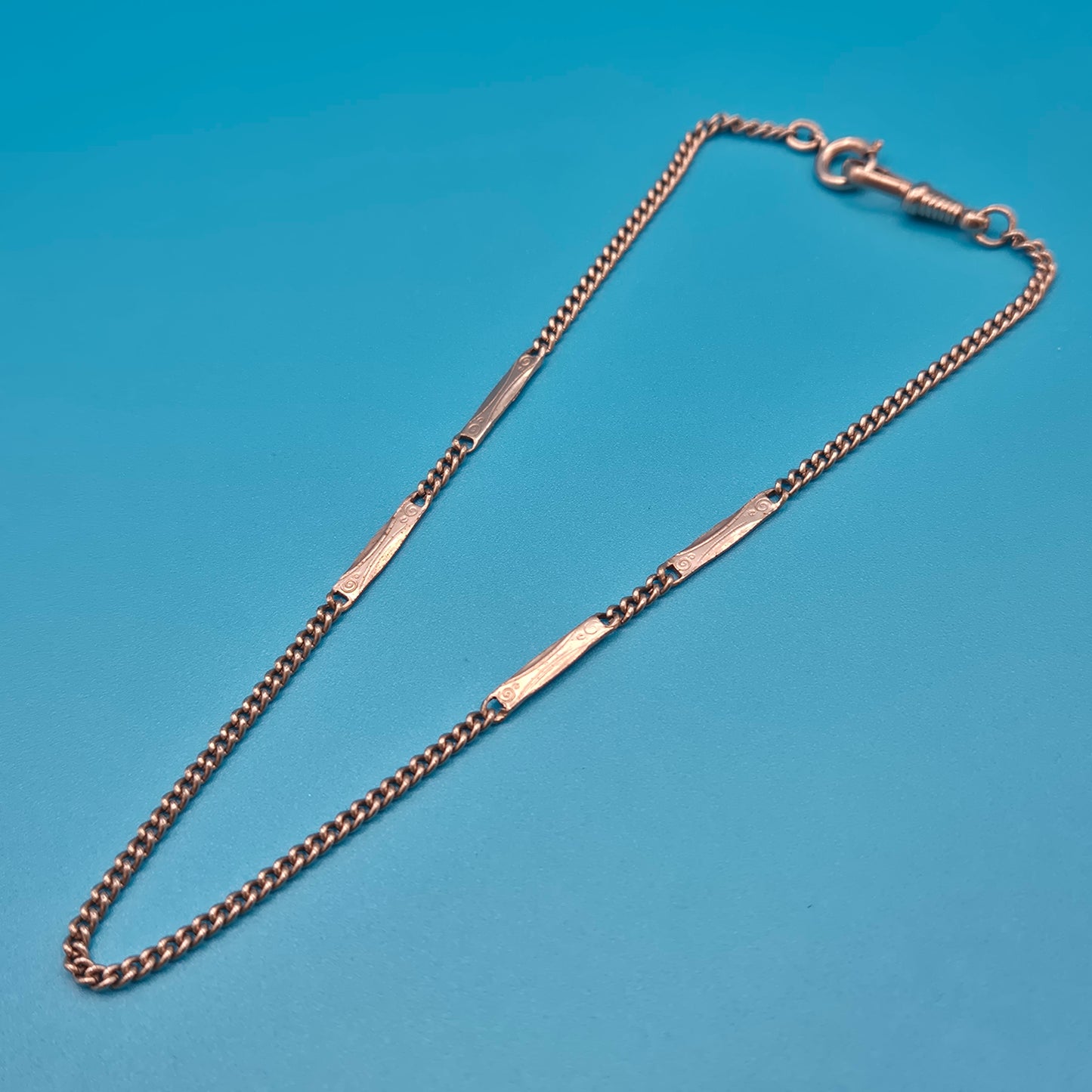 Elegante Vintage Goldfarbene Panzerkette mit Zierelementen