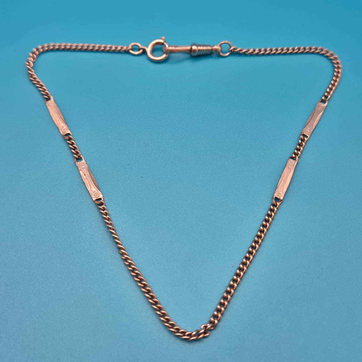 Elegante Vintage Goldfarbene Panzerkette mit Zierelementen