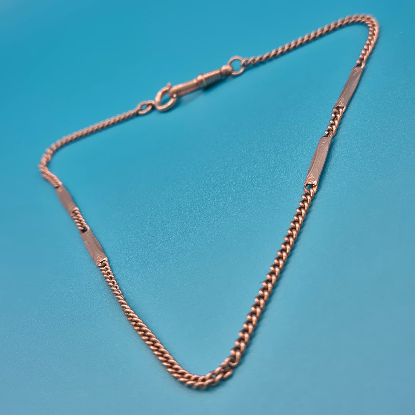 Elegante Vintage Goldfarbene Panzerkette mit Zierelementen