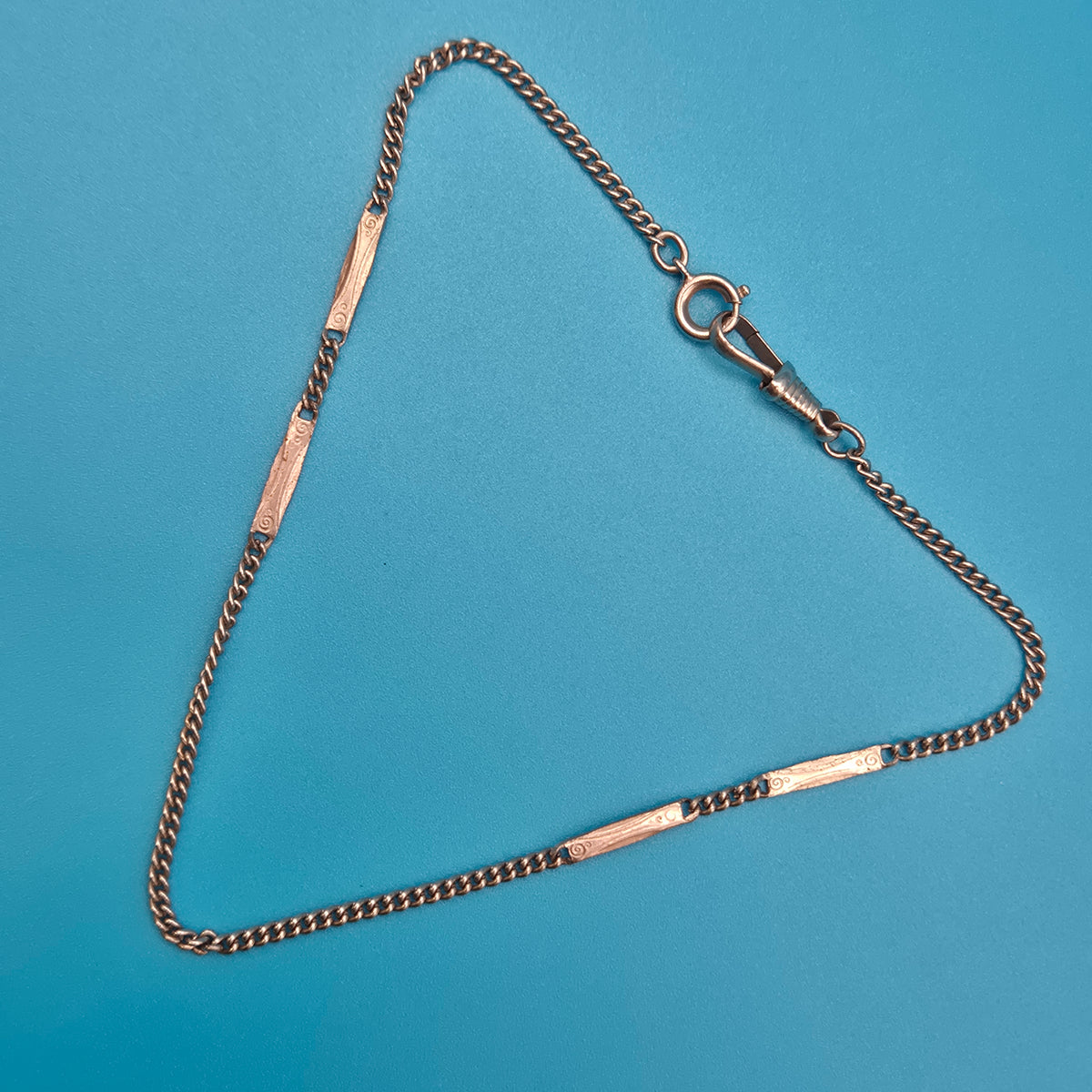 Elegante Vintage Goldfarbene Panzerkette mit Zierelementen
