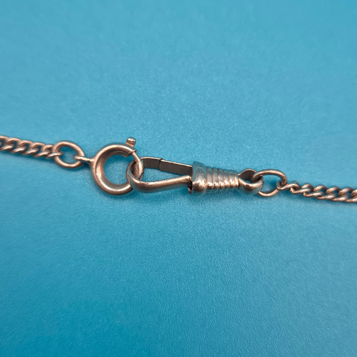 Elegante Vintage Goldfarbene Panzerkette mit Zierelementen
