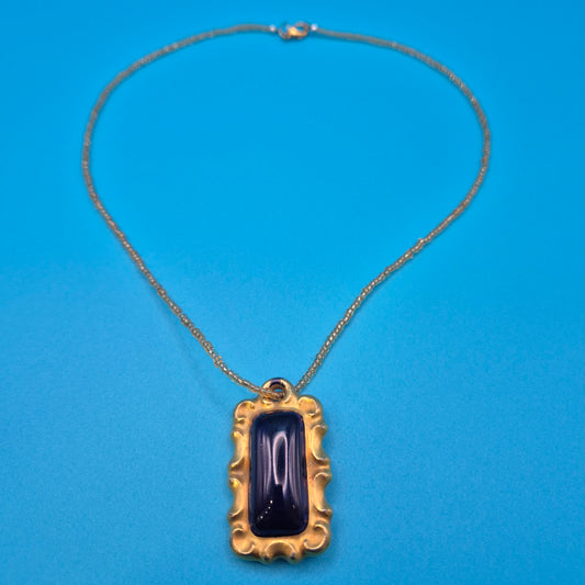 Vintage Kette mit dunkelblauem rechteckigem Anhänger in Goldoptik