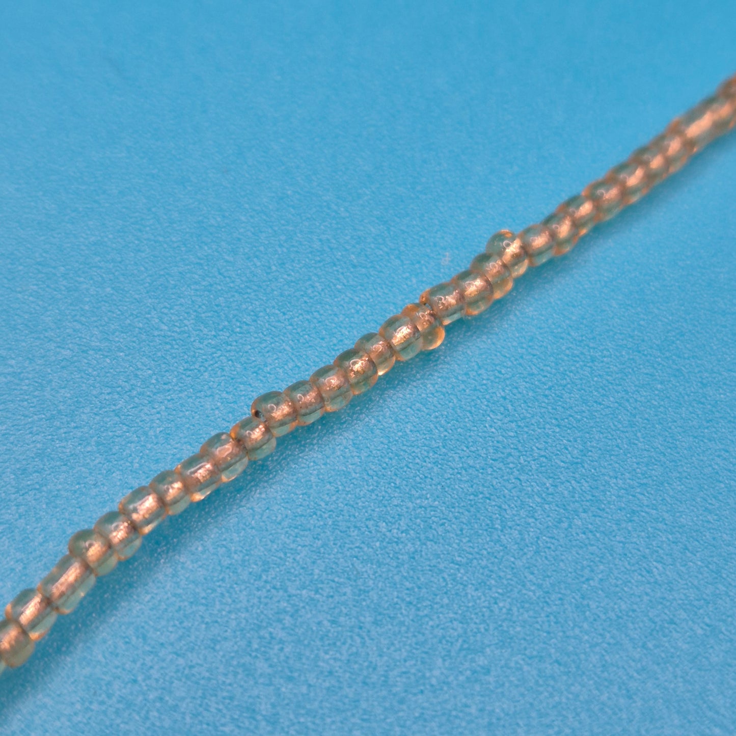 Vintage Kette mit dunkelblauem rechteckigem Anhänger in Goldoptik