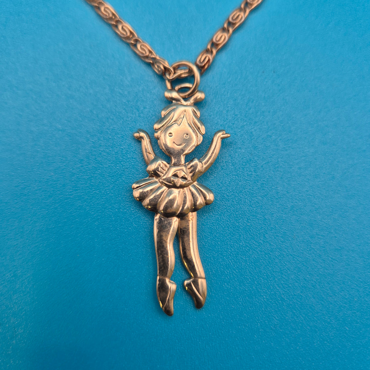 Vintage Halskette mit Ballerina Anhänger Goldfarben