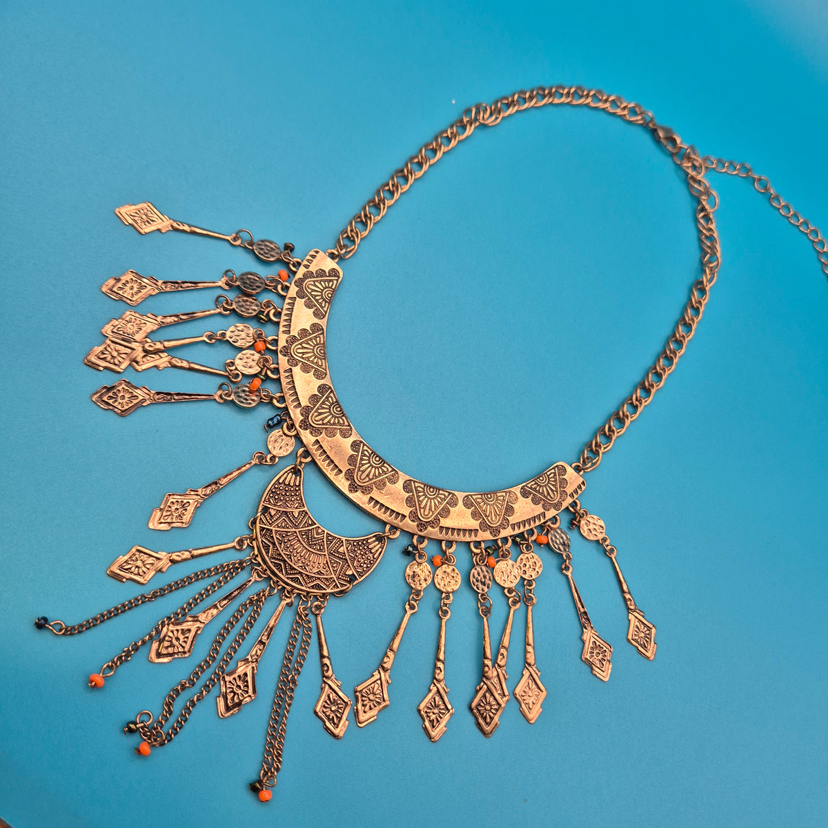 Vintage Statement Collier im Boho Ethno Stil mit Ornamenten und Anhängern