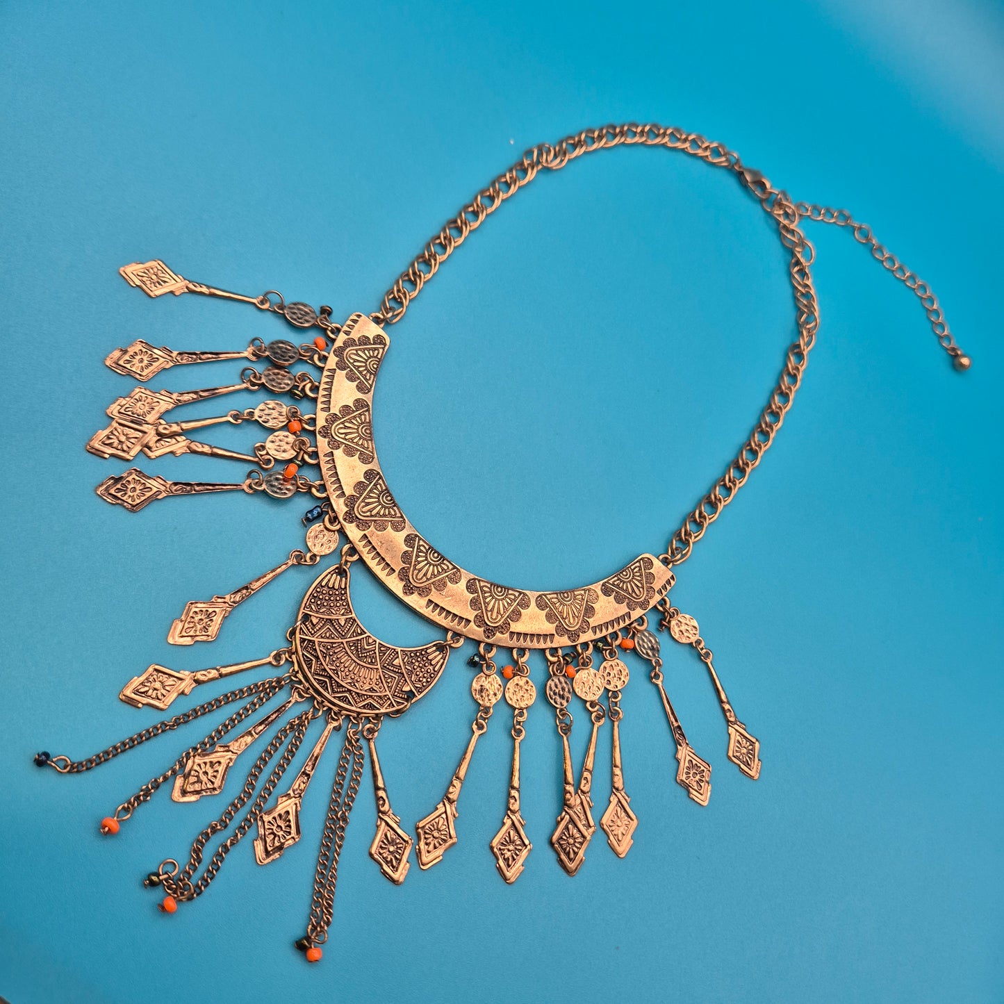 Vintage Statement Collier im Boho Ethno Stil mit Ornamenten und Anhängern