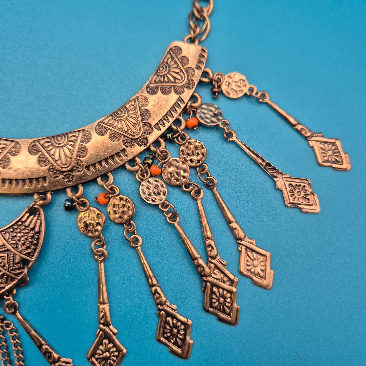 Vintage Statement Collier im Boho Ethno Stil mit Ornamenten und Anhängern
