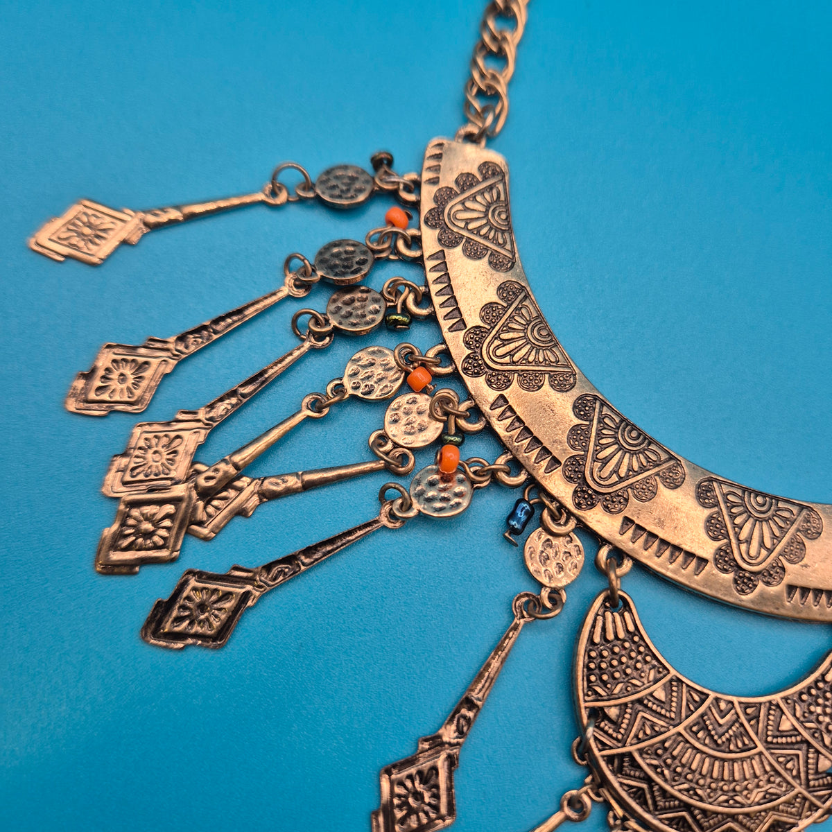 Vintage Statement Collier im Boho Ethno Stil mit Ornamenten und Anhängern