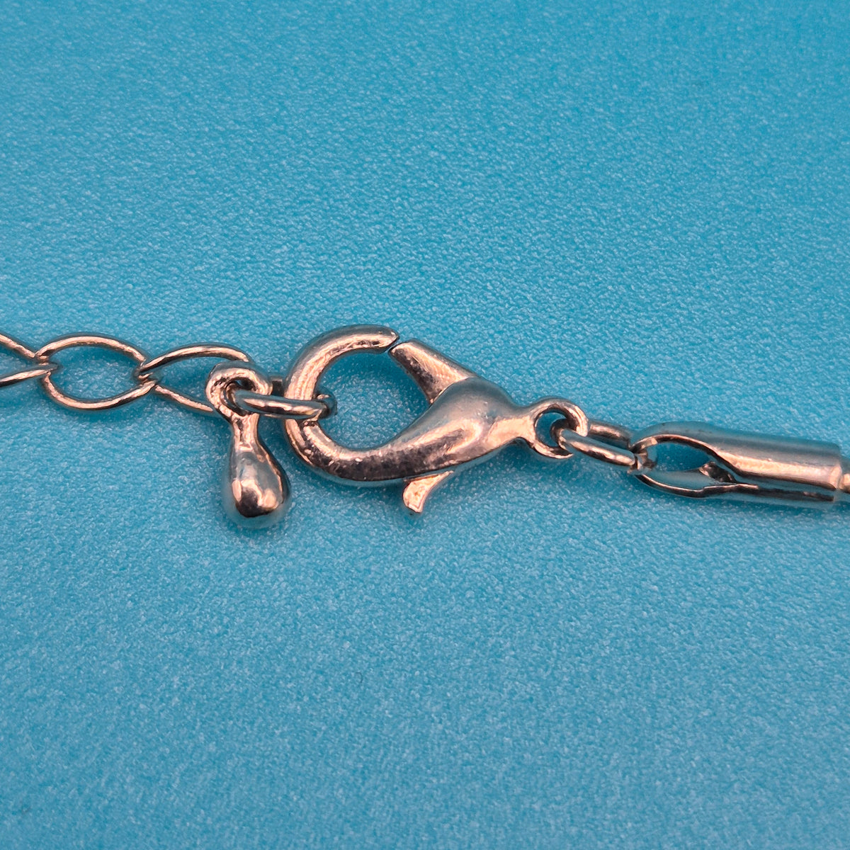 Vintage Statement Kette mit ovalen Cabochon-Anhängern in Pastelltönen