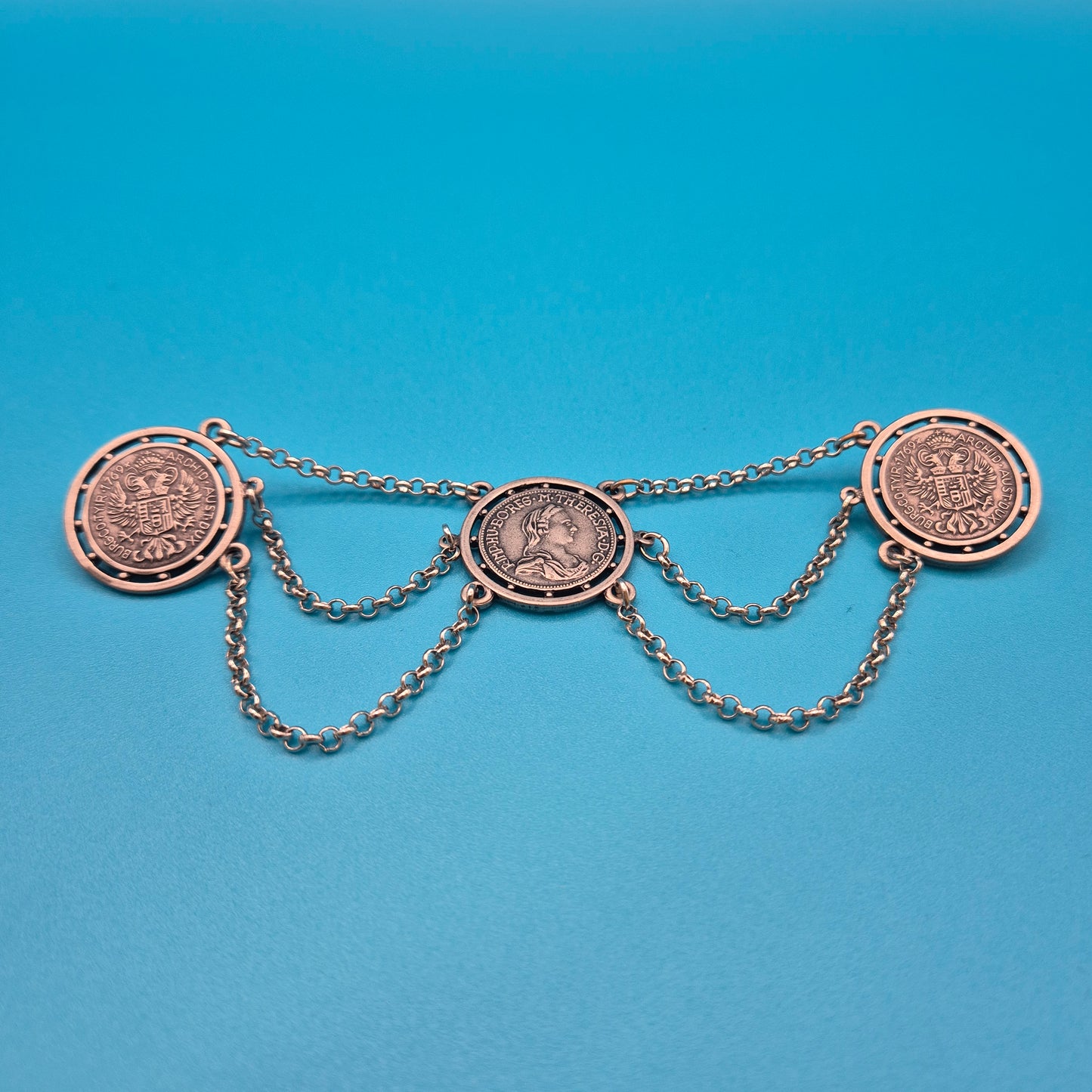 Historische Maria Theresia Taler Anhänger Kette im Vintage Stil