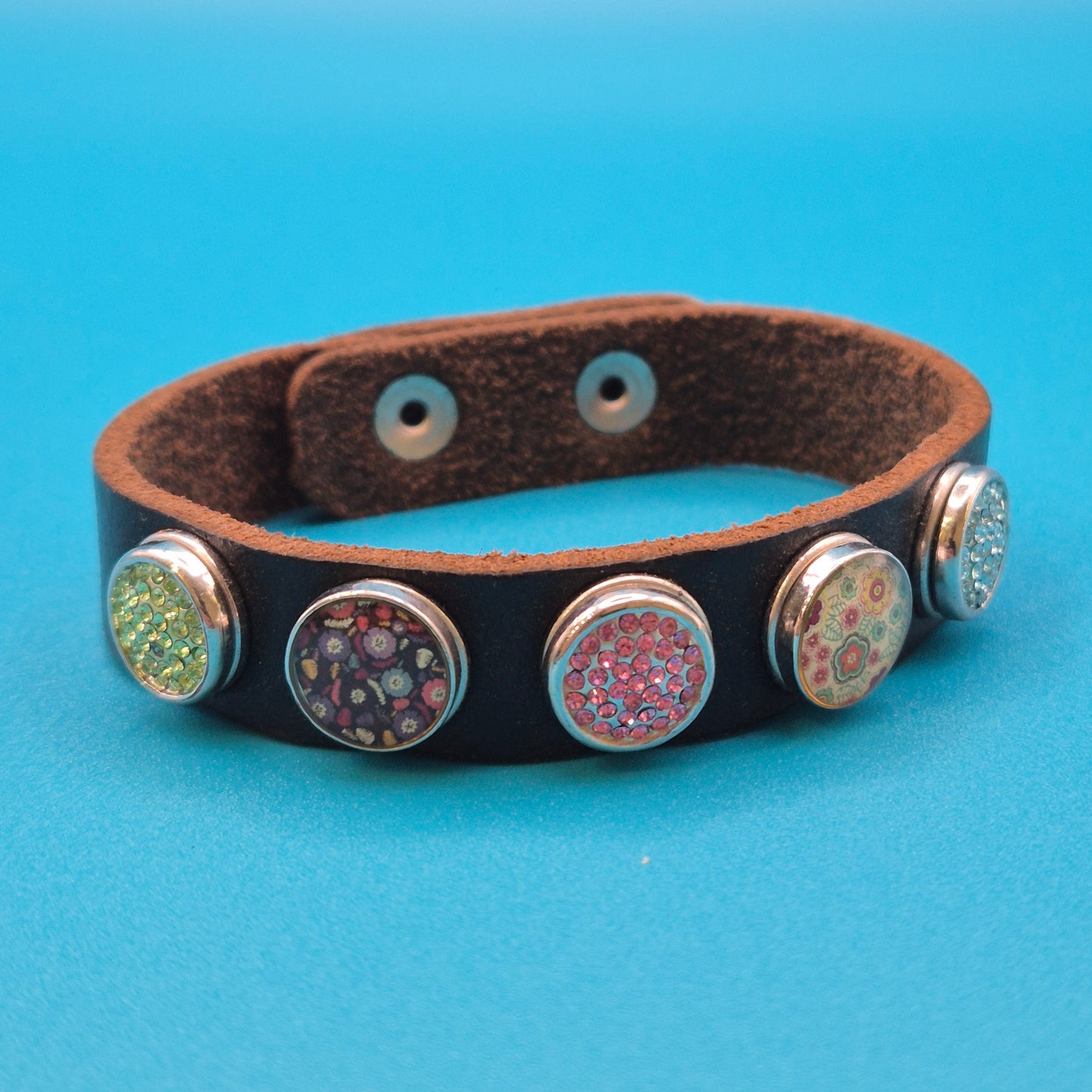 Vintage Lederarmband mit bunten Wechsel-Druckknöpfen Boho-Style