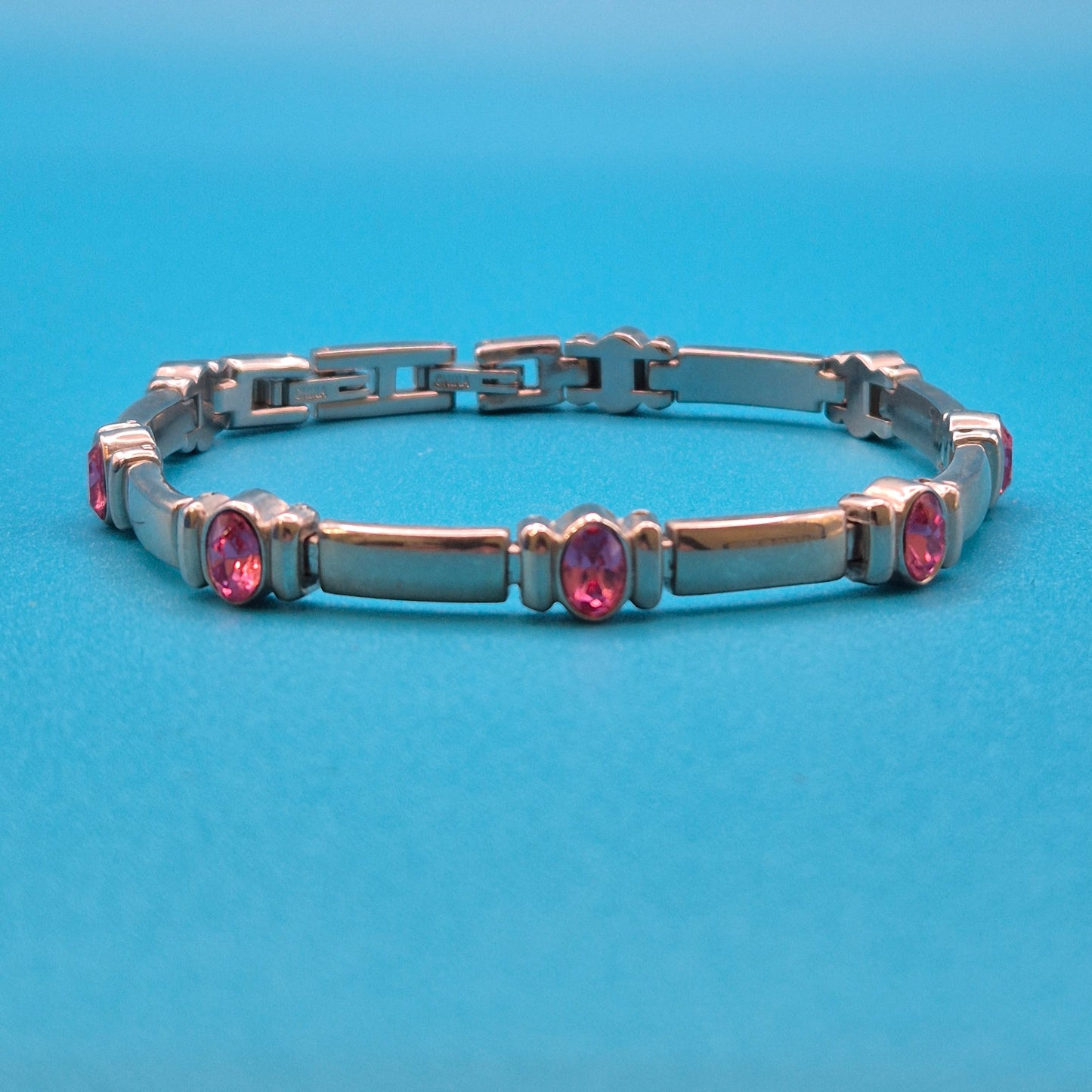 Vintage Armband in Silber-Optik mit pinken Zirkonia-Steinen