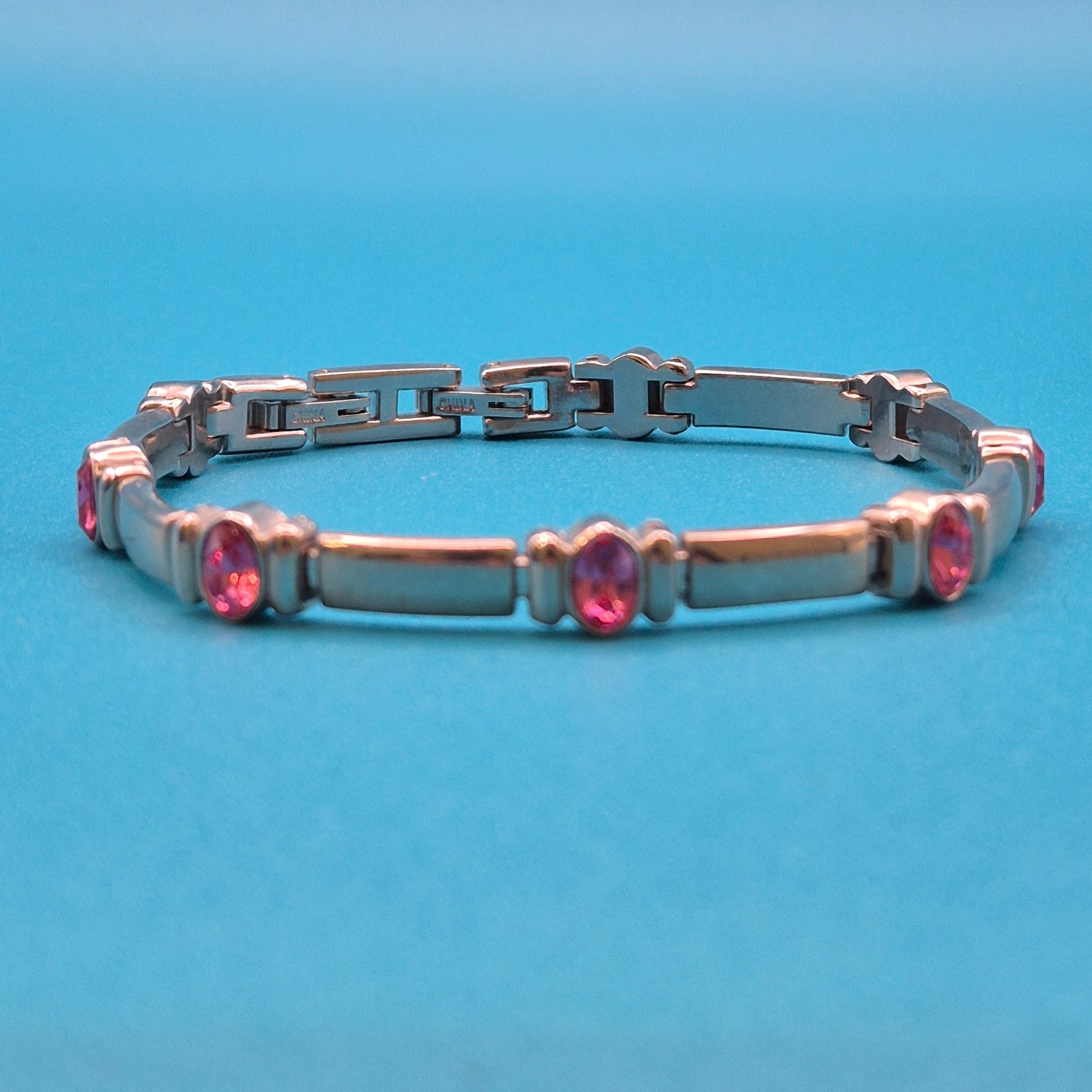 Vintage Armband in Silber-Optik mit pinken Zirkonia-Steinen