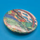 Vintage Button-Brosche mit buntem Landschaftsmotiv & Regenbogen