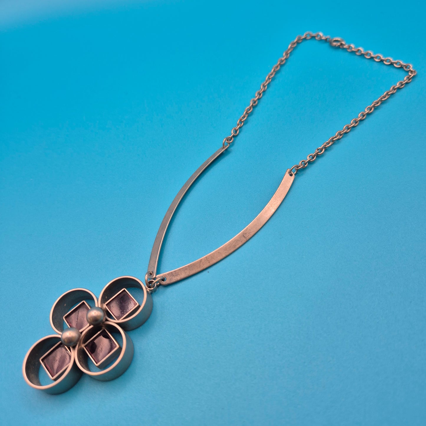 Mid-Century Statement Collier mit quadratischen Steinen und Metall-Elementen