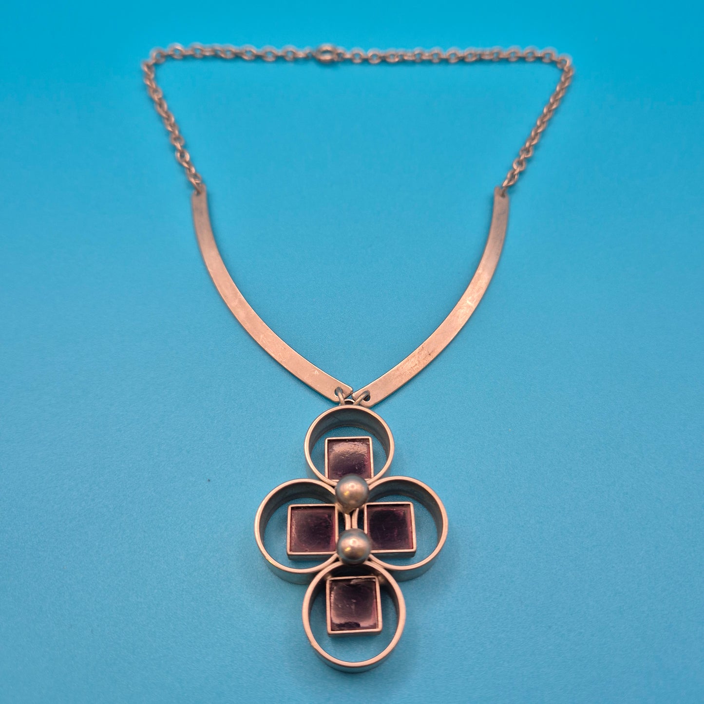 Mid-Century Statement Collier mit quadratischen Steinen und Metall-Elementen