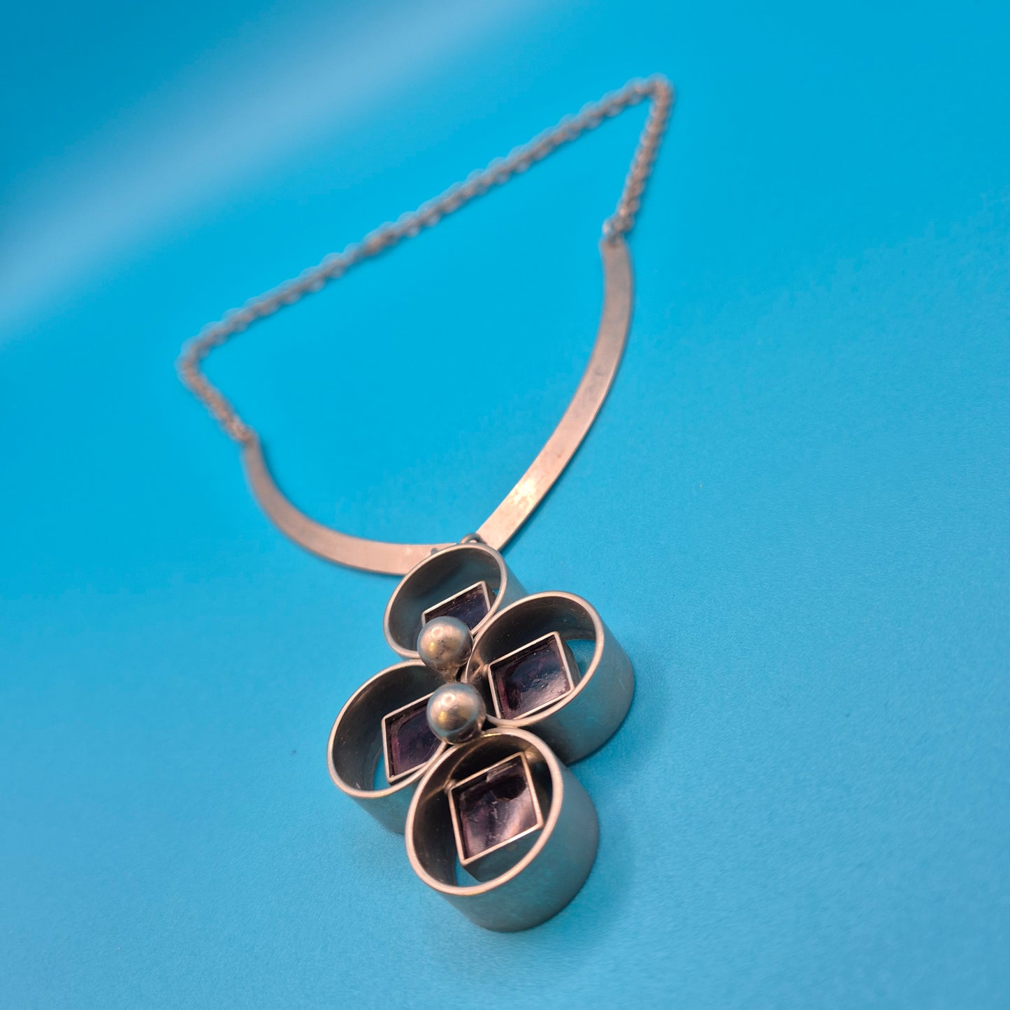 Mid-Century Statement Collier mit quadratischen Steinen und Metall-Elementen