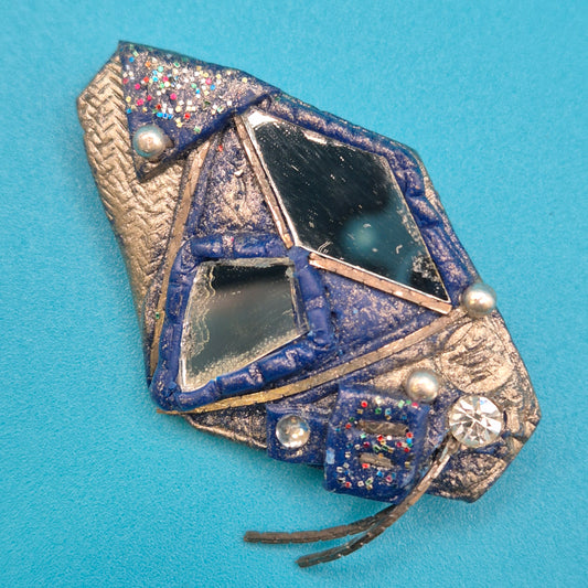 Auffällige Vintage Statement-Brosche in Blau-Silber mit Spiegel-Details