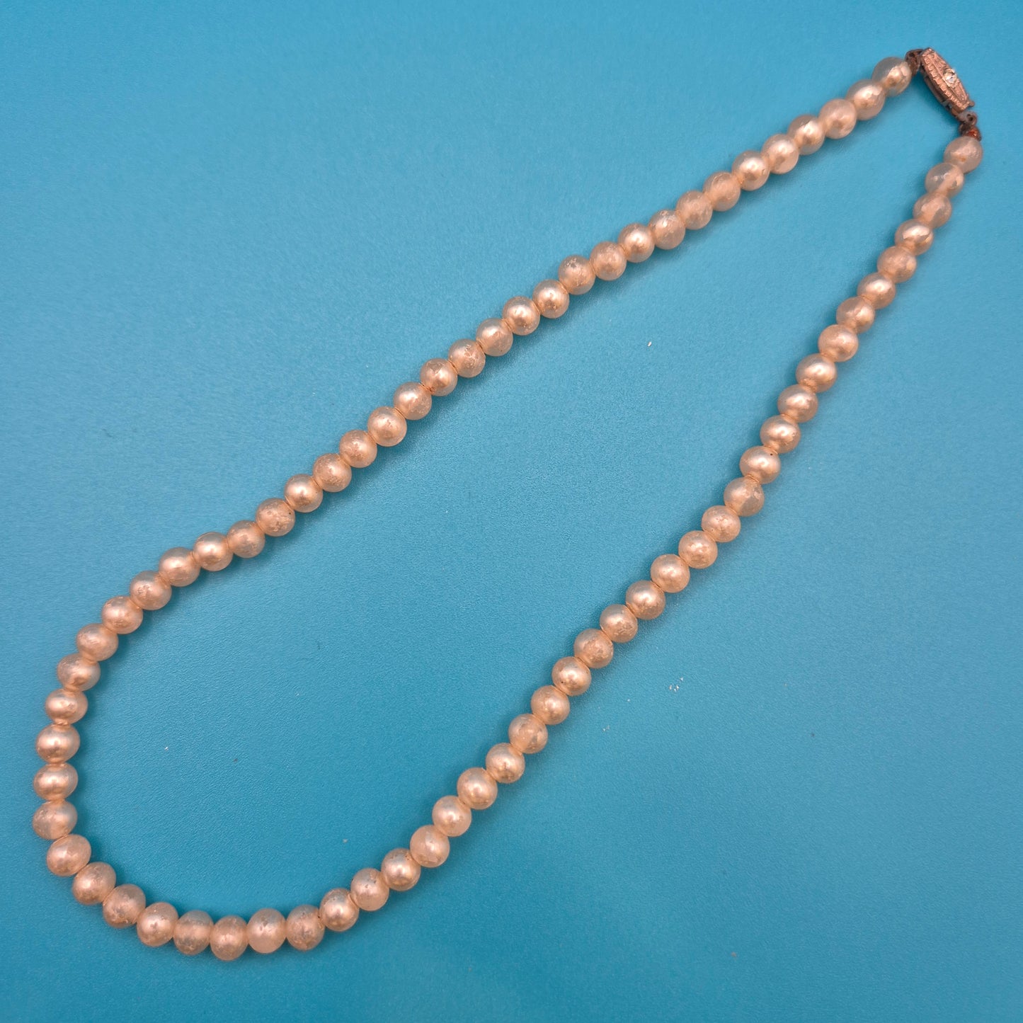 Vintage Perlenkette mit klassischem Steckverschluss