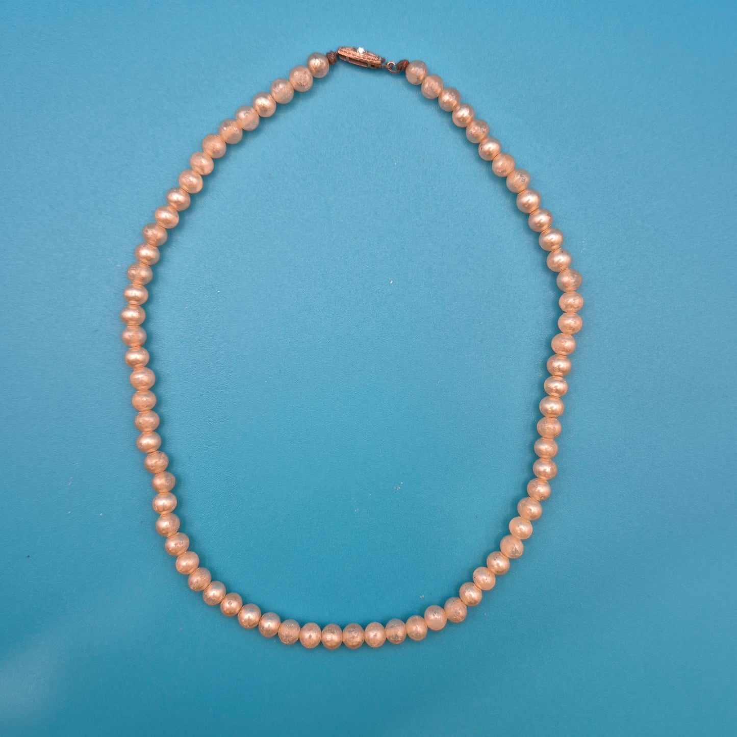 Vintage Perlenkette mit klassischem Steckverschluss