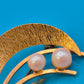 Vintage Designer Brosche in Halbmond-Optik mit zwei Perlen Goldfarben