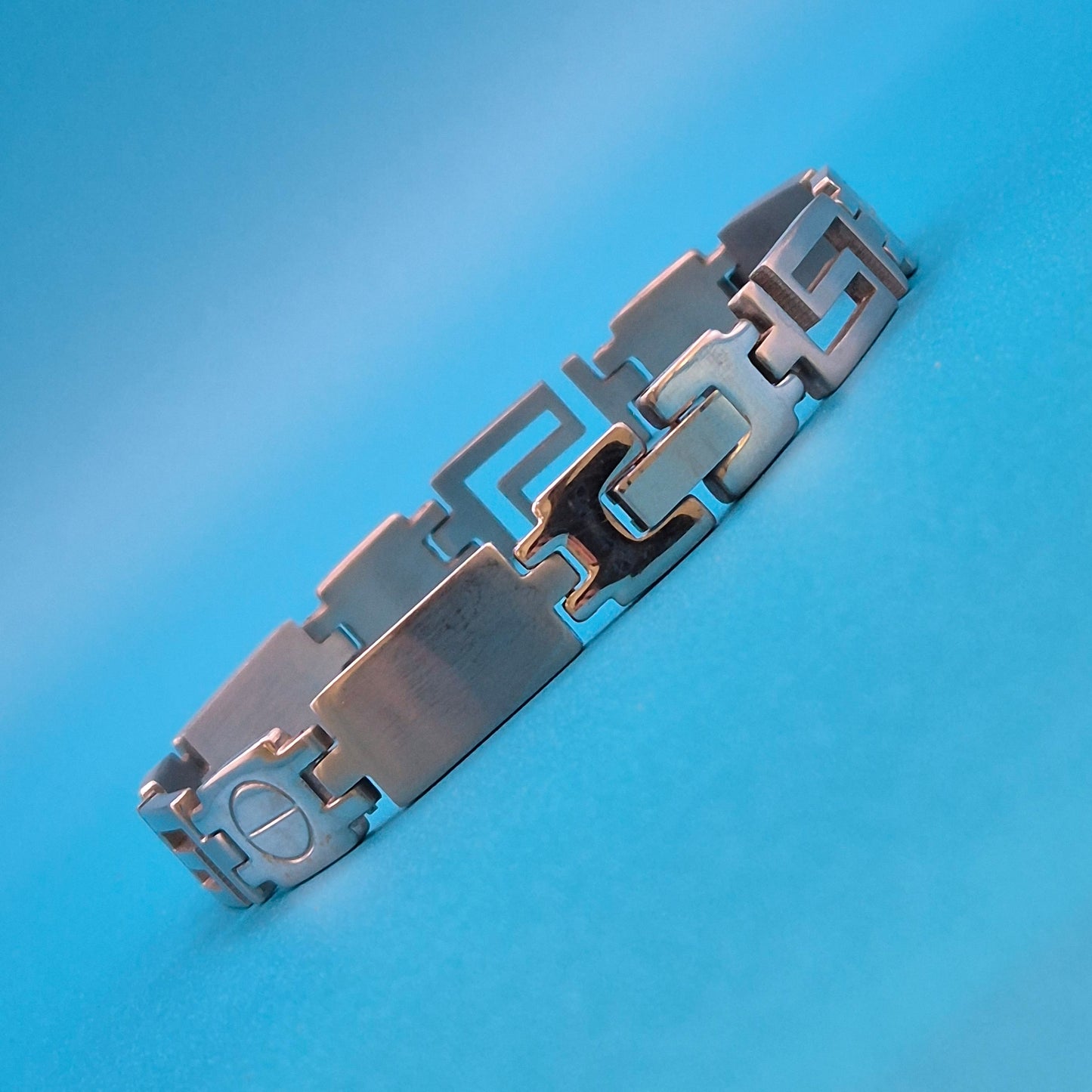 Vintage Edelstahl Armband im griechischen Mäander-Design