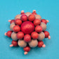 Vintage Holzperlen-Brosche Kugel-Design in Rot und Natur Tönen