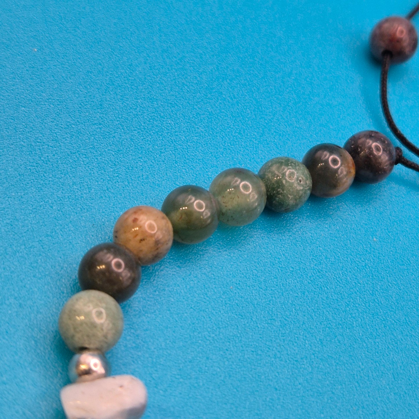 Naturstein-Armband aus Halbedelsteinen mit variabler Zugschließe