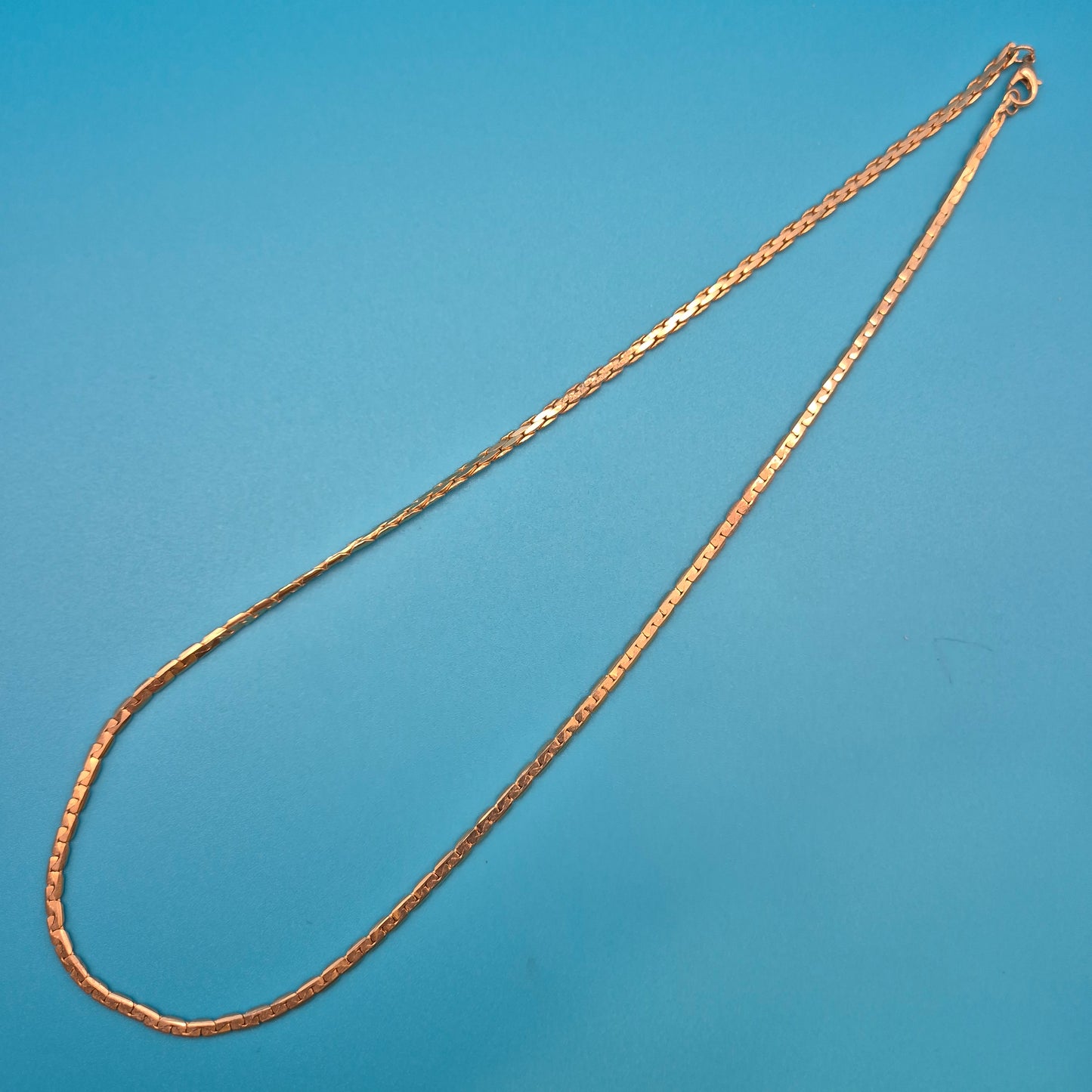 Elegante Vintage Schlangenkette in Goldoptik – Zeitloses Design