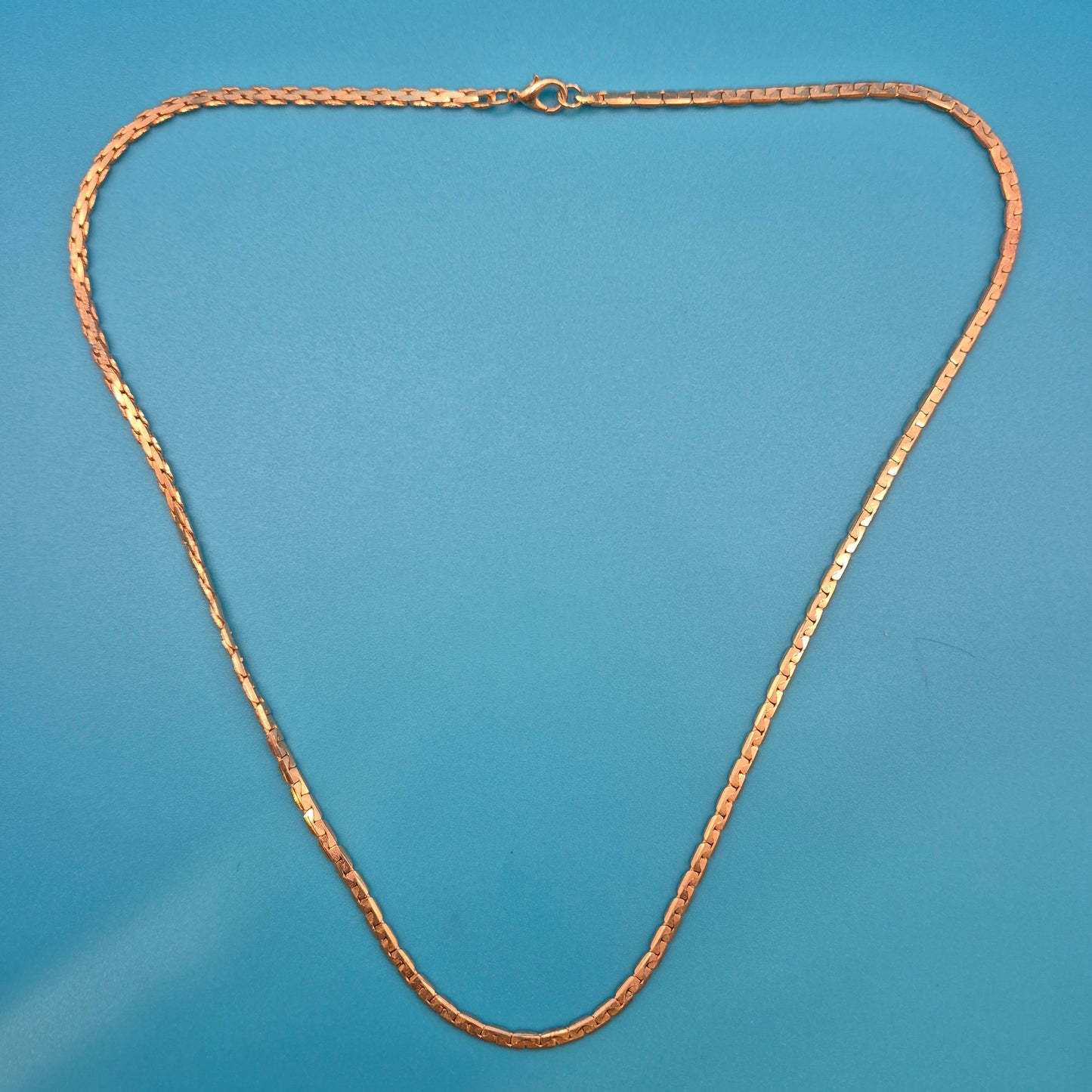 Elegante Vintage Schlangenkette in Goldoptik – Zeitloses Design