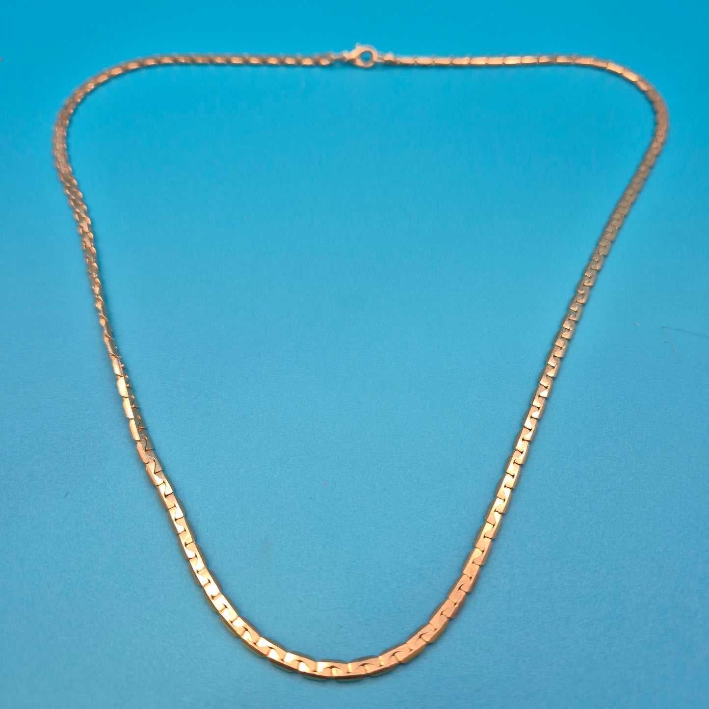 Elegante Vintage Schlangenkette in Goldoptik – Zeitloses Design