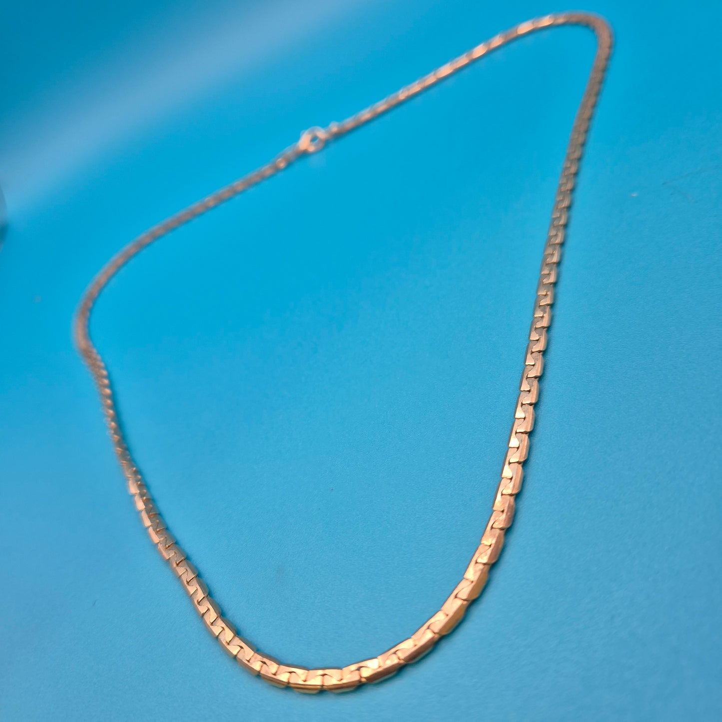 Elegante Vintage Schlangenkette in Goldoptik – Zeitloses Design