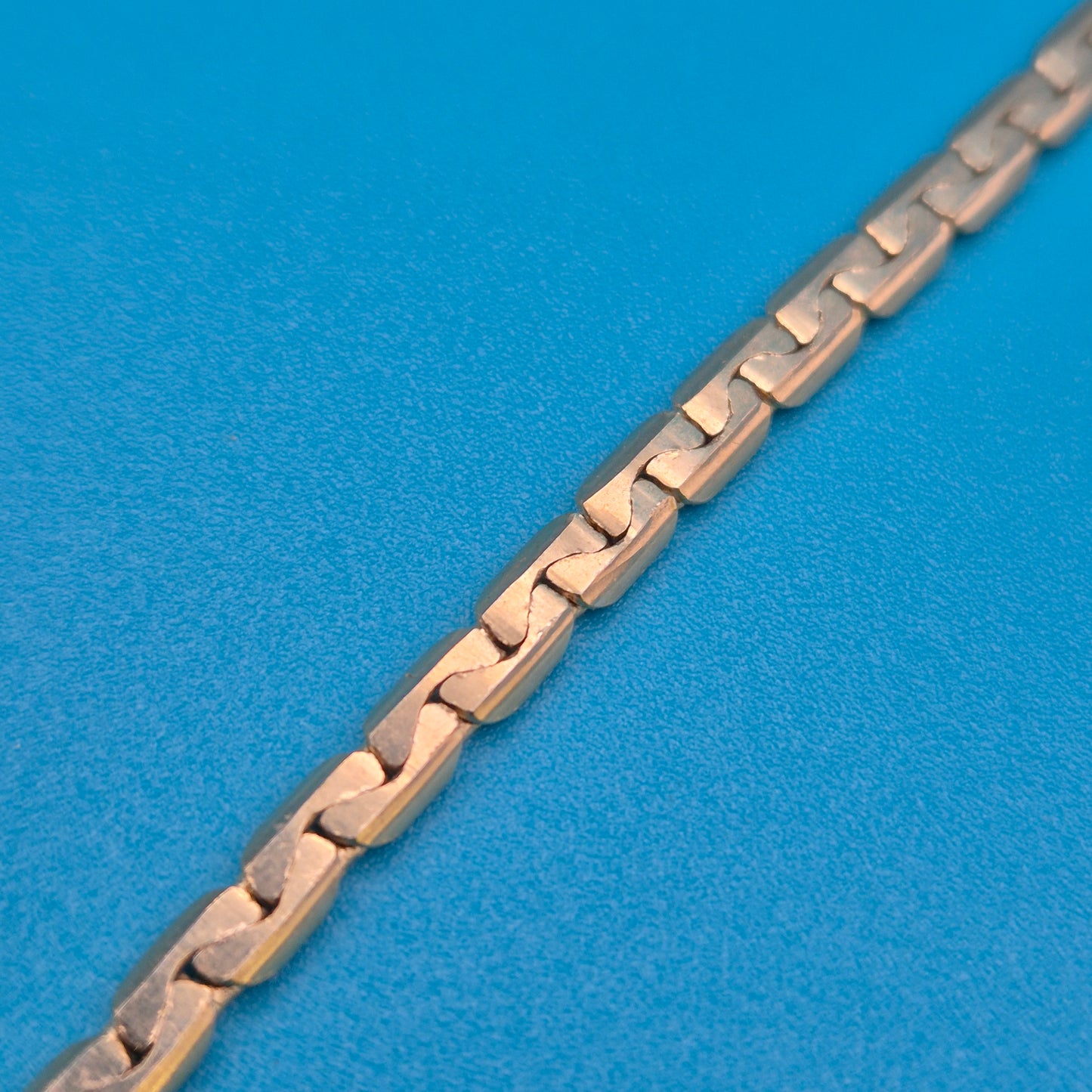 Elegante Vintage Schlangenkette in Goldoptik – Zeitloses Design