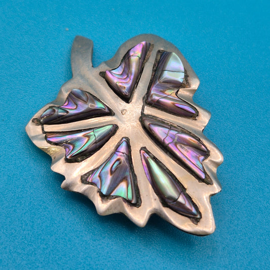 Vintage Abalone Perlmutt Brosche Blattform in Silberoptik