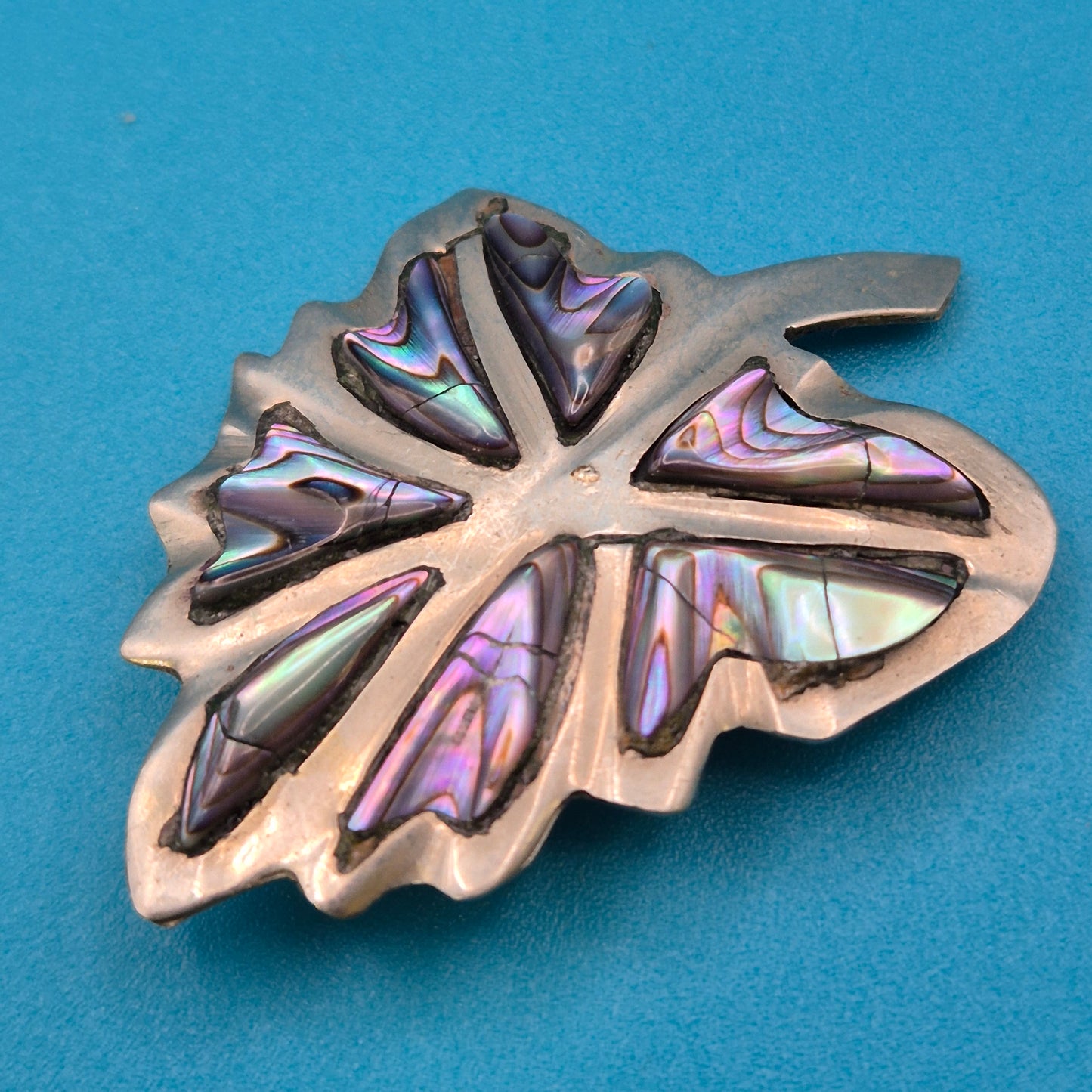 Vintage Abalone Perlmutt Brosche Blattform in Silberoptik