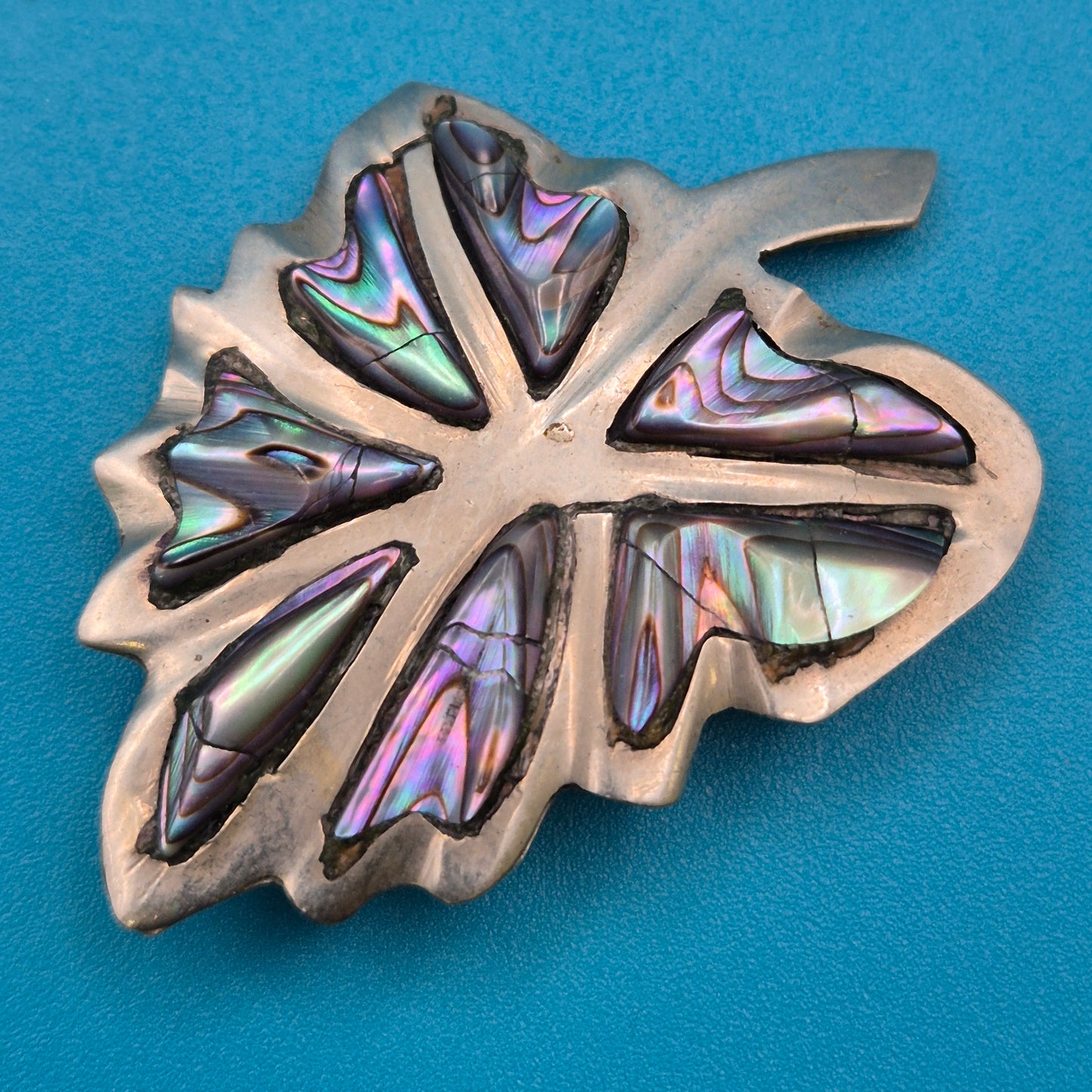 Vintage Abalone Perlmutt Brosche Blattform in Silberoptik