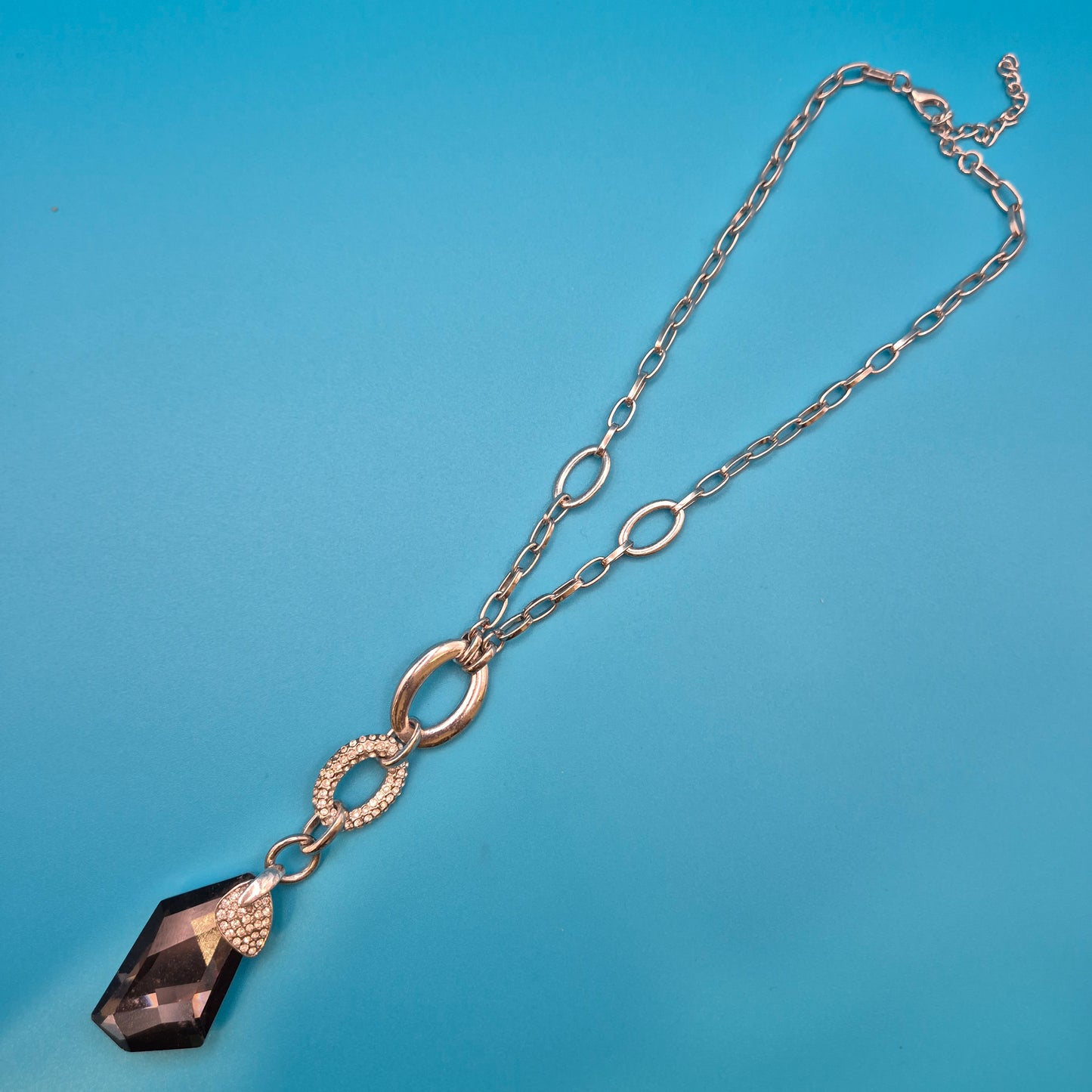 Vintage Kette mit anthrazitfarbenem Kristall-Anhänger in Silber-Optik