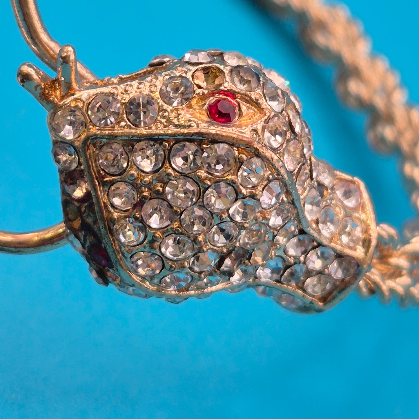 Vintage Doppel-Schlangenkopf Armreif mit Strassbesatz Goldfarben