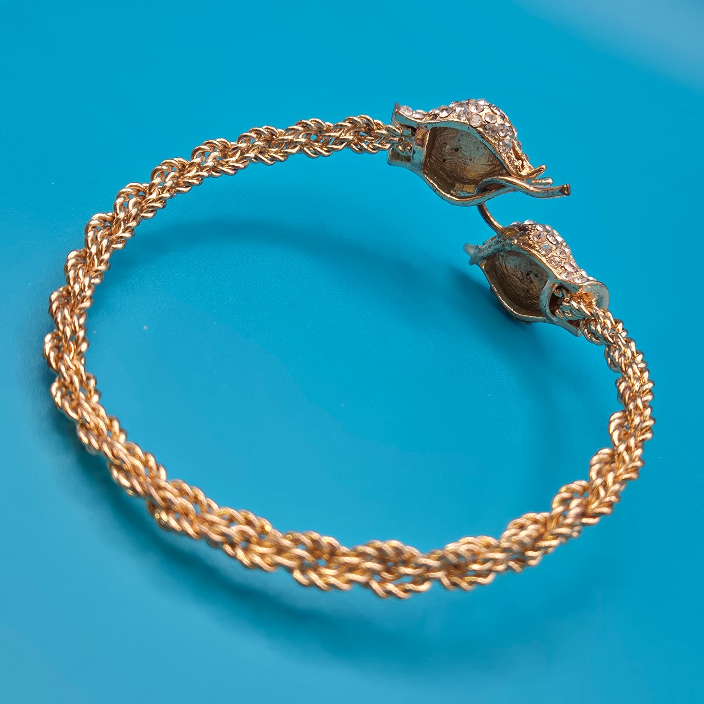 Vintage Doppel-Schlangenkopf Armreif mit Strassbesatz Goldfarben