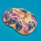 Vintage Emaille-Brosche in Pastelltönen mit goldfarbenen Akzenten