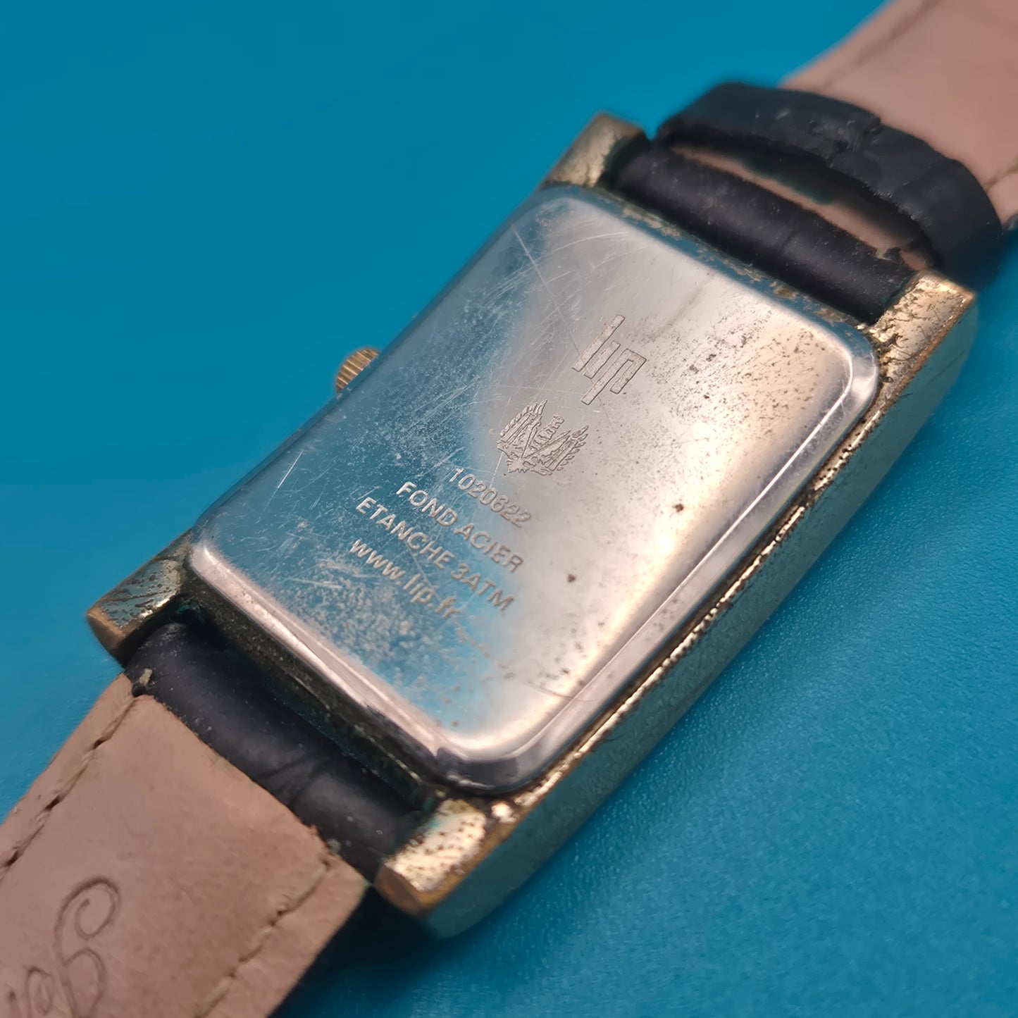 Vintage Lip Damenuhr Goldfarben Quartz mit Lederarmband