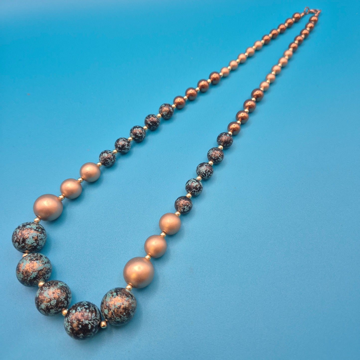 Vintage Statement-Kette mit marmorierten Kugeln in Bronze und Türkis