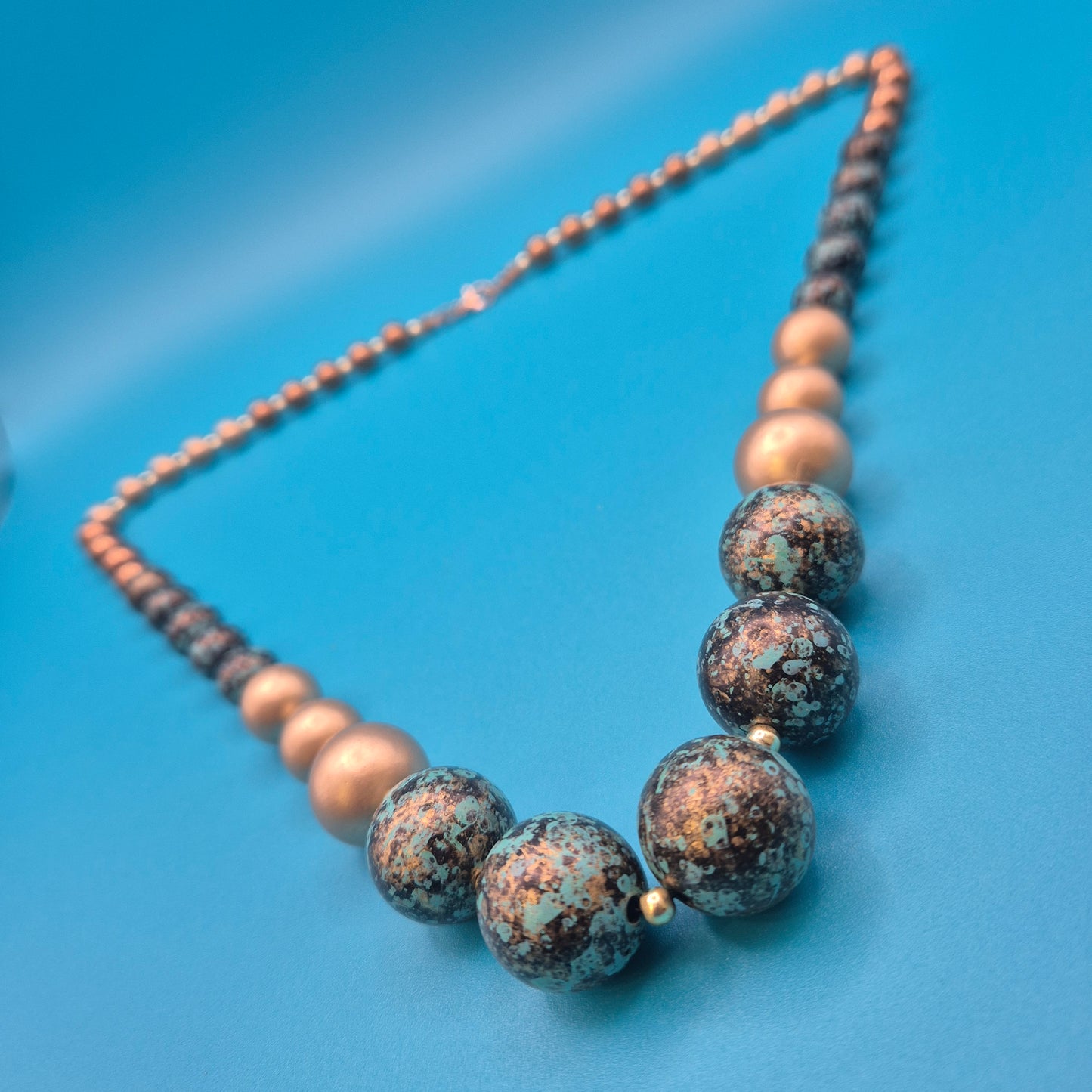 Vintage Statement-Kette mit marmorierten Kugeln in Bronze und Türkis