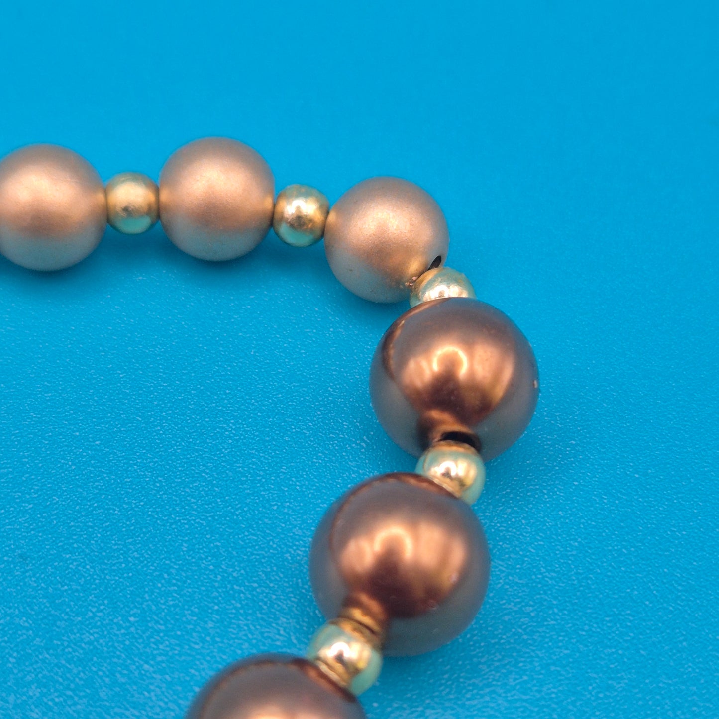 Vintage Statement-Kette mit marmorierten Kugeln in Bronze und Türkis