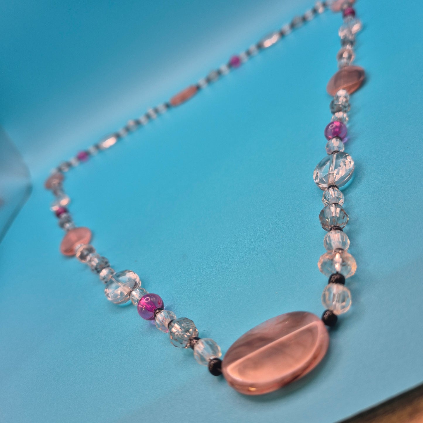 Vintage Statement-Kette mit rosafarbenen und klaren Kristallperlen