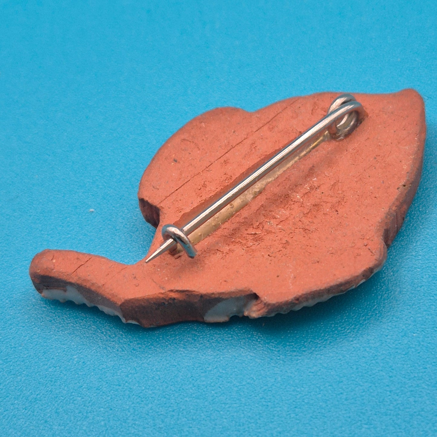 Handgefertigte Keramik Brosche Fisch in Braun-Grün Vintage Design